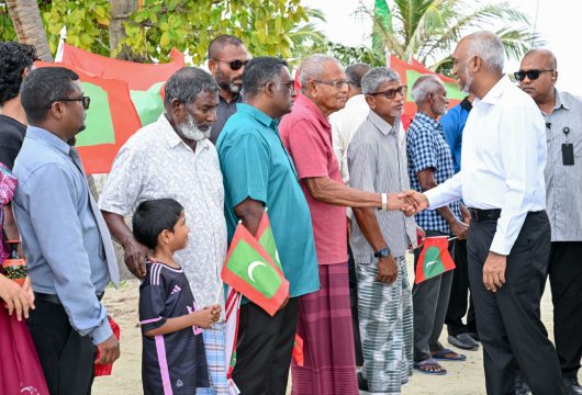 ރައީސް ޑރ. މުހައްމަދު މުއިއްޒު، ބ. ތުޅާދޫއަށް ވަޑައިގަތުމުން މަރުހަބާ ދަންނަވަނީ.