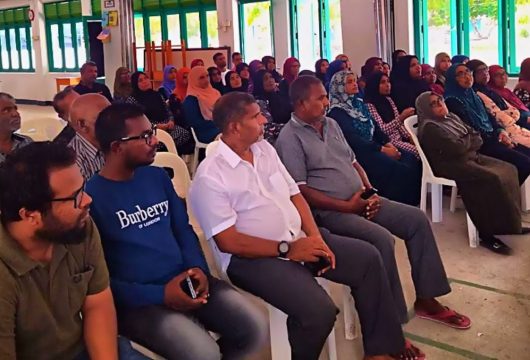 ޝަޙީދުންގެ ދުވަސް ފާހަގަ ކުރުމަށް ރައްޔިތުންނާއި މަޝްވަރާ ކުރުމަށް ބޭއްވި ބައްދަލުވުމުގެ ތެރެއިން - ފޮޓޯ: ތުޅާދޫ ކައުންސިލް