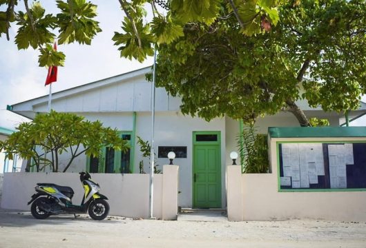 ތުޅާދޫ ކައުންސިލްގެ އިދާރާ - ފޮޓޯ: ދިސޮރު / ތުޅާދޫ އޮންލައިން